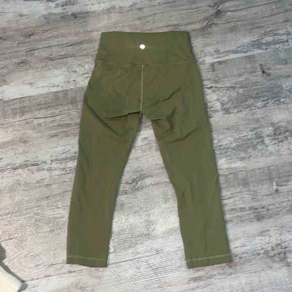 Lululemon Wunder Train Leggings - Picture 2 of 6